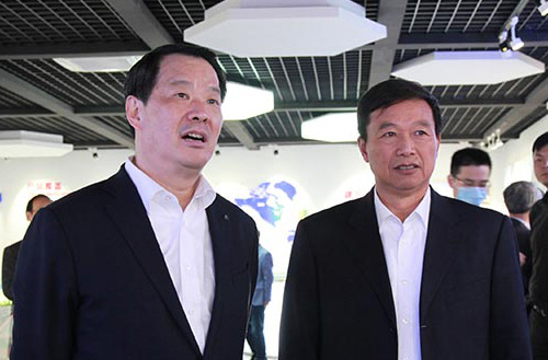 中建材總裁、中國工程院院士彭壽一行蒞臨鵬飛集團考察